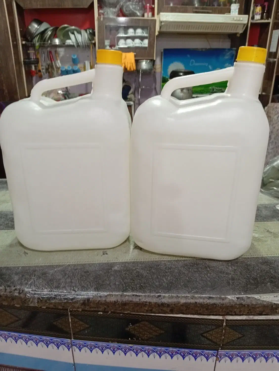 دبه جای آب فروشی|ظروف نگهدارنده، پلاستیکی، یک‌بارمصرف|یاسوج, |دیوار