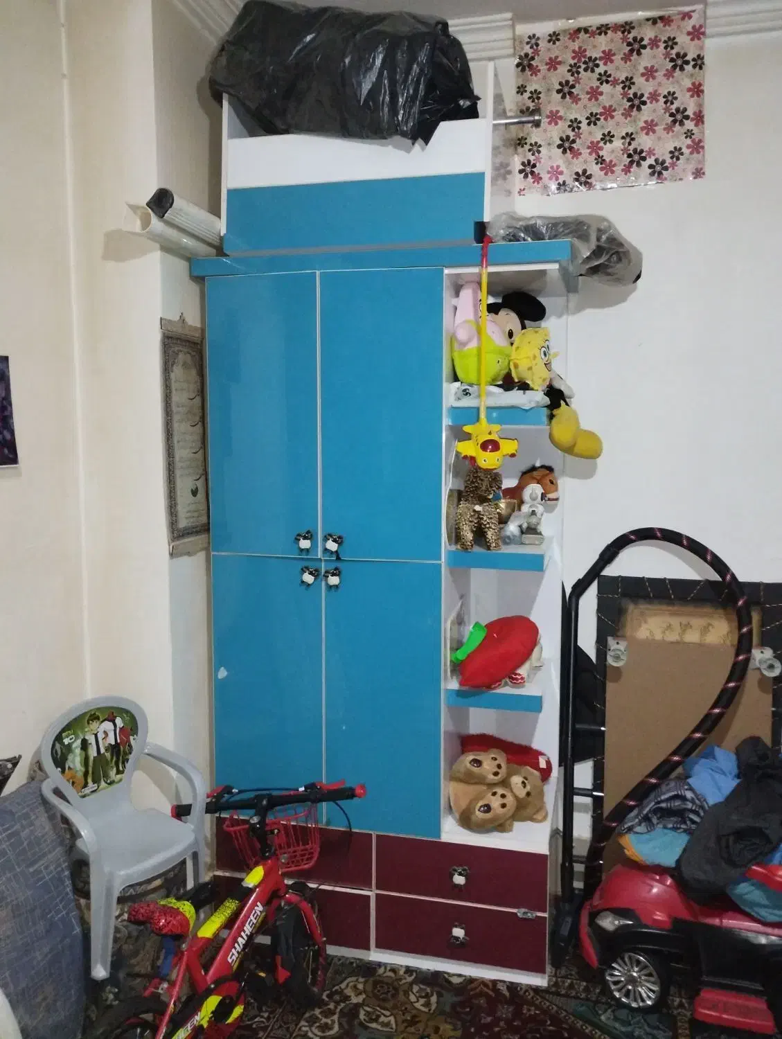 کمد کودک وبوفه ی شیشه ای|اسباب و اثاث بچه|زاهدان, |دیوار