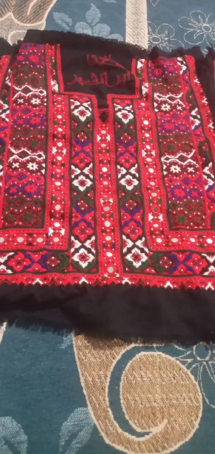 زی آستین|لباس|زهک, |دیوار