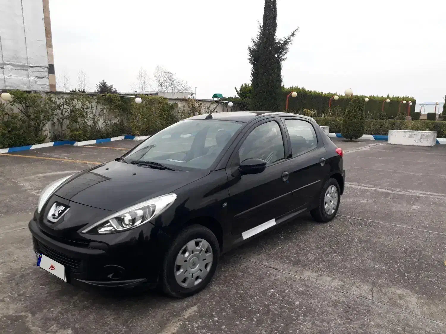 ۲۰۷ مدل ۴۰۱ سقف فلز|خودرو سواری و وانت|بندر انزلی, سپه|دیوار