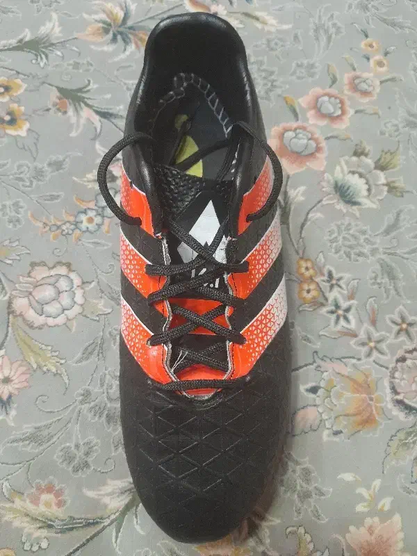 کفش فوتبال سایز ۴۱|تجهیزات ورزشی|تهران, جوادیه|دیوار