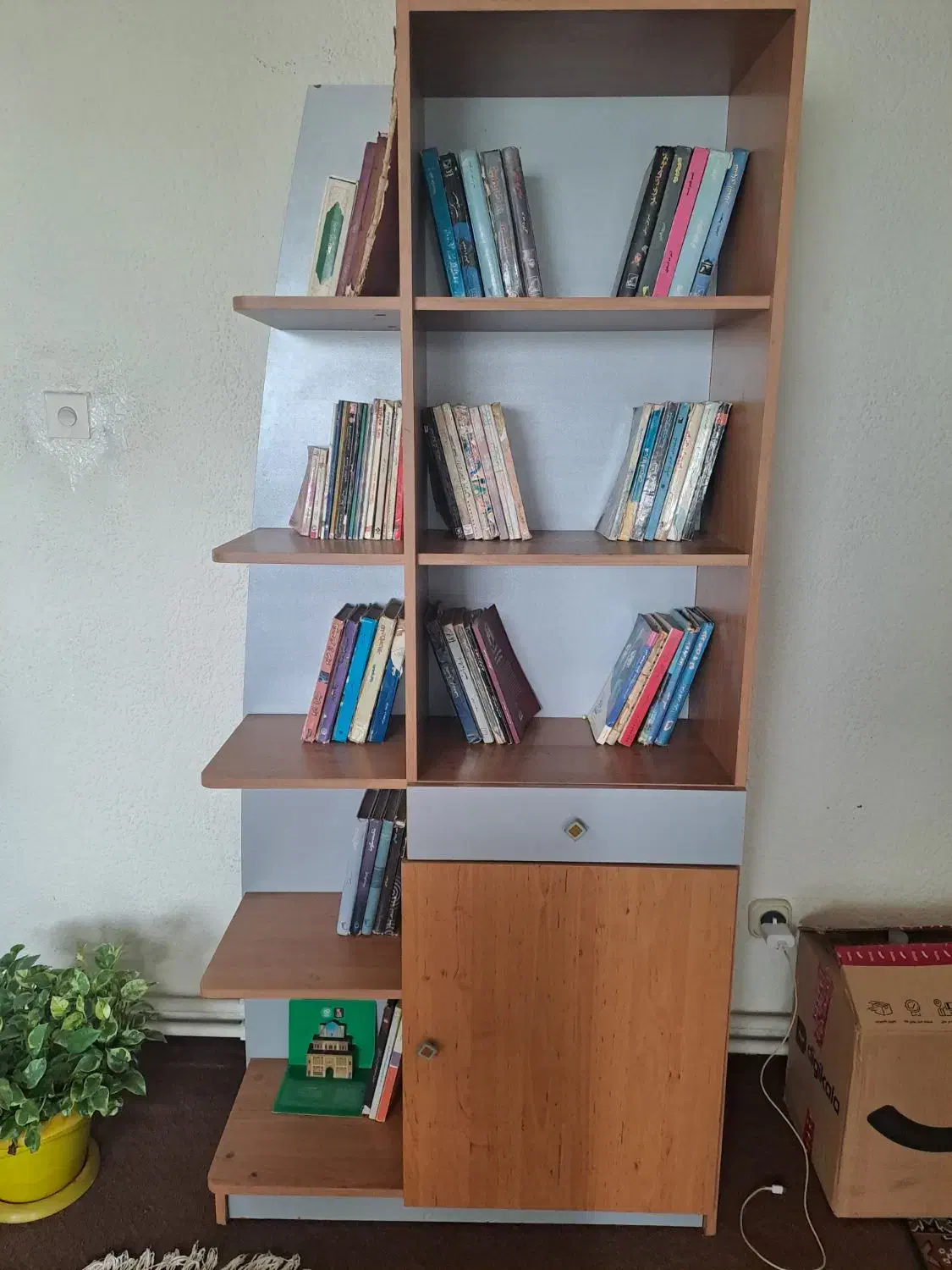 کتابخونه،چوب نراد|کتابخانه، شلف، قفسه‌های دیواری|رشت, نامجو|دیوار