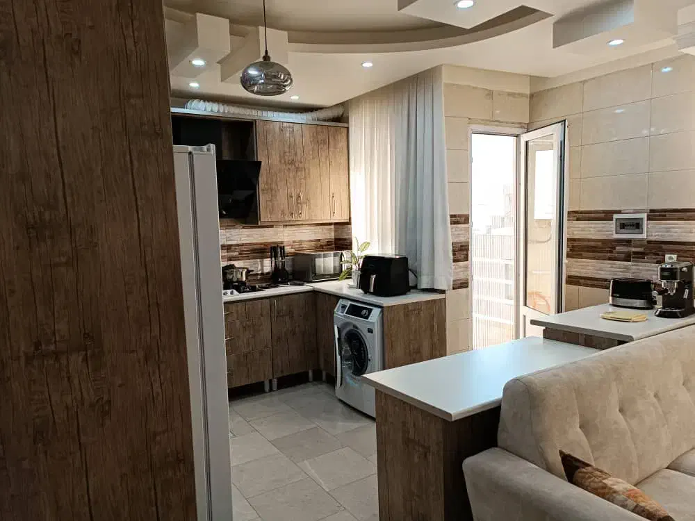 آپارتمان ۹۰ متری دو خوابه پارکینگ دار