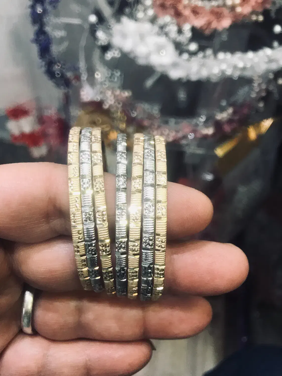 النگو|بدلیجات|شیراز, سینما سعدی|دیوار