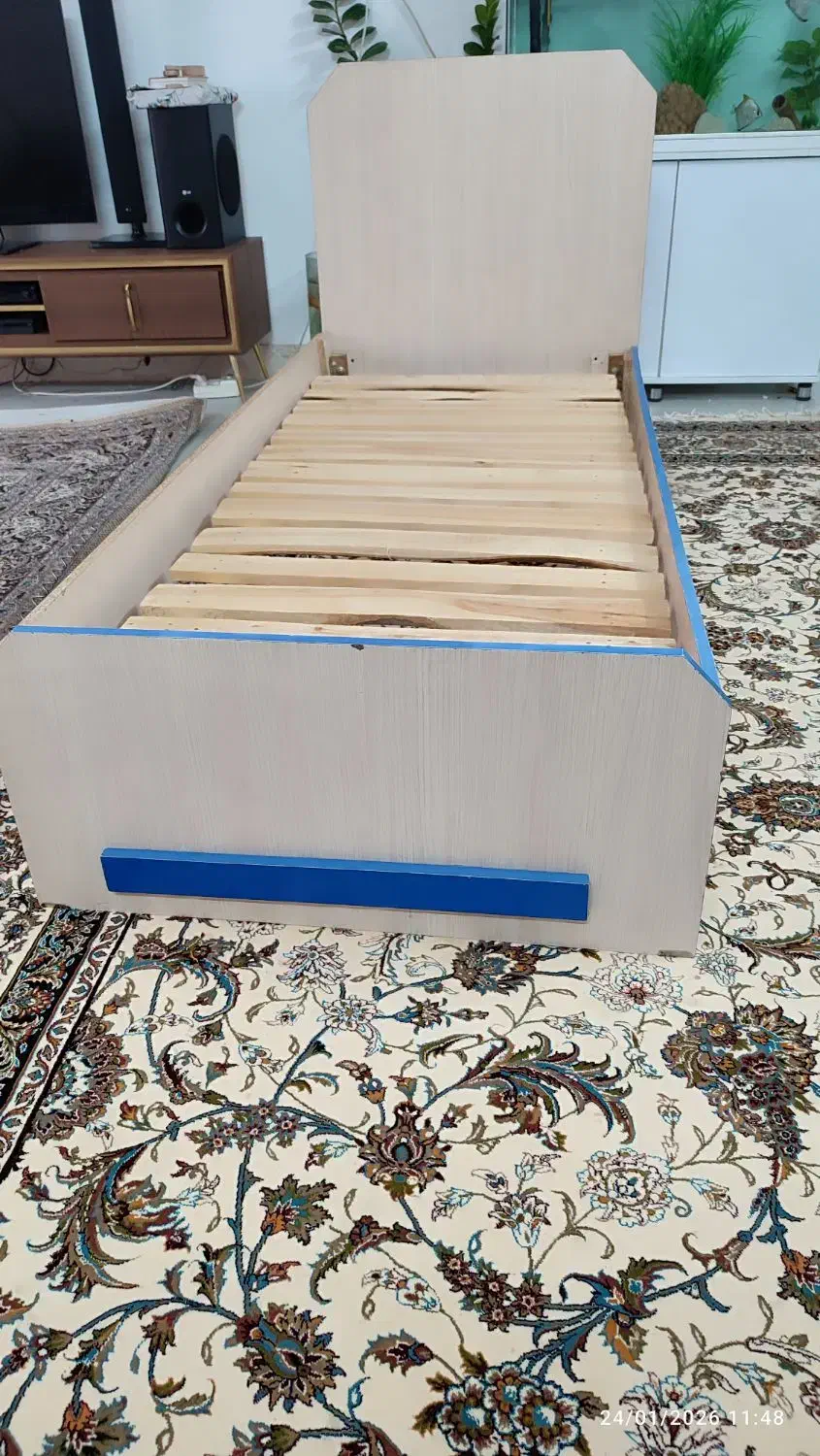 تخت نوجوان|تخت و سرویس خواب|تربت‌حیدریه, حسنی بالا|دیوار