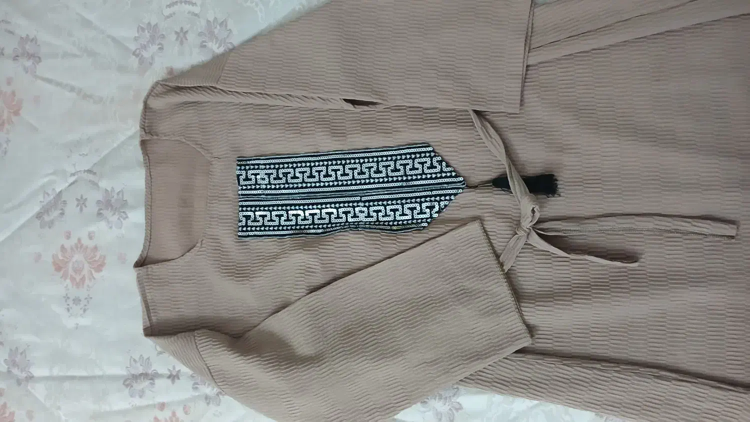 تونیک|لباس|قم, کلهری|دیوار