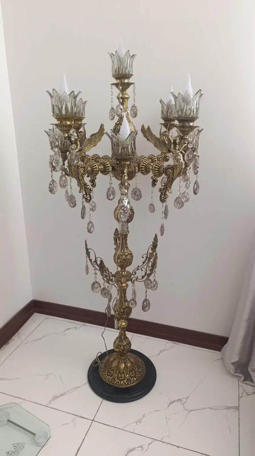 لوستر|لوستر و چراغ آویز|گلستان (تهران), |دیوار