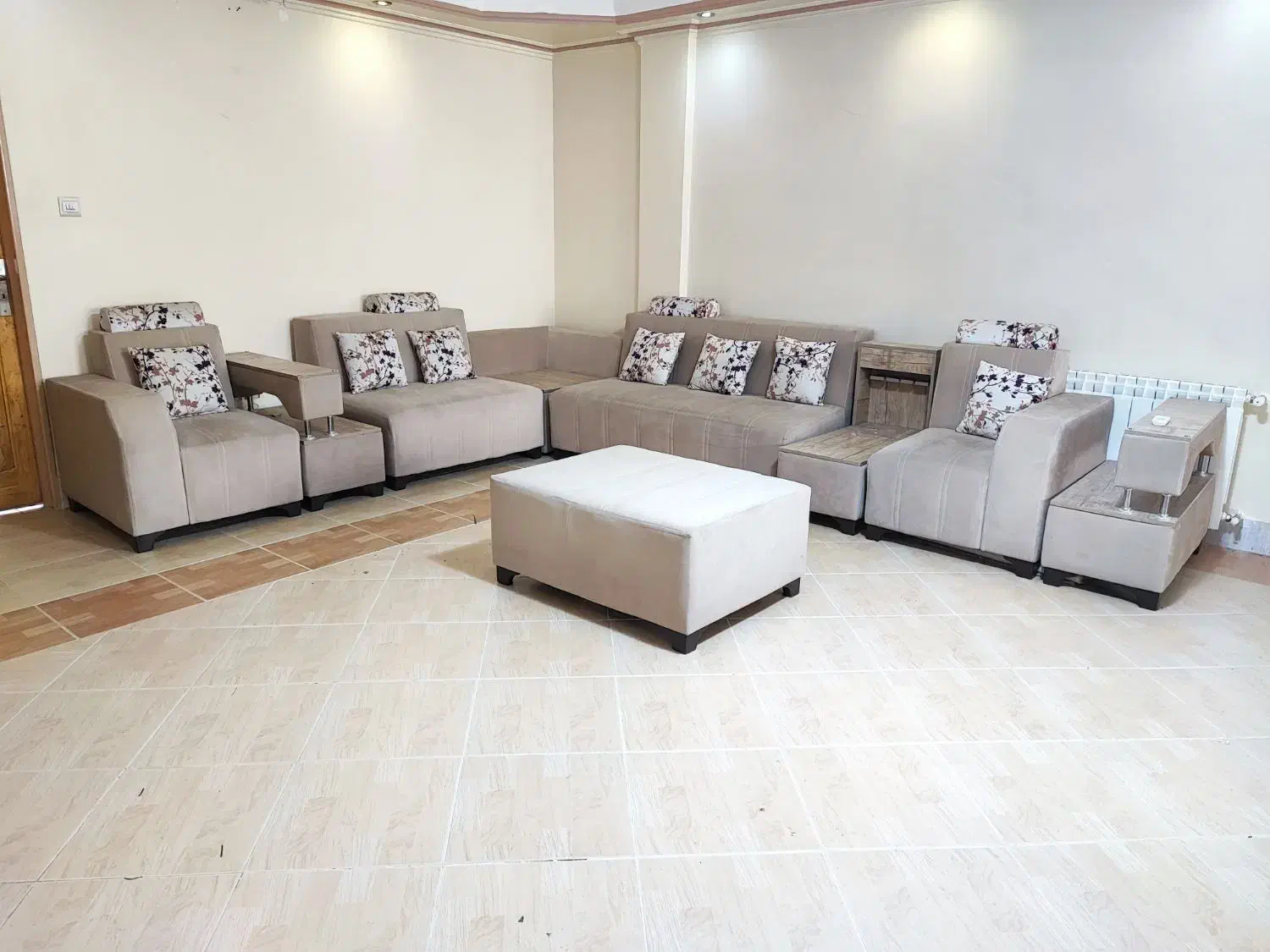 مبلمان هفت نفره راحتی ال در حد نو 7 نفره تمیز سالم|مبلمان خانگی و میز عسلی|تهران, ابوذر|دیوار