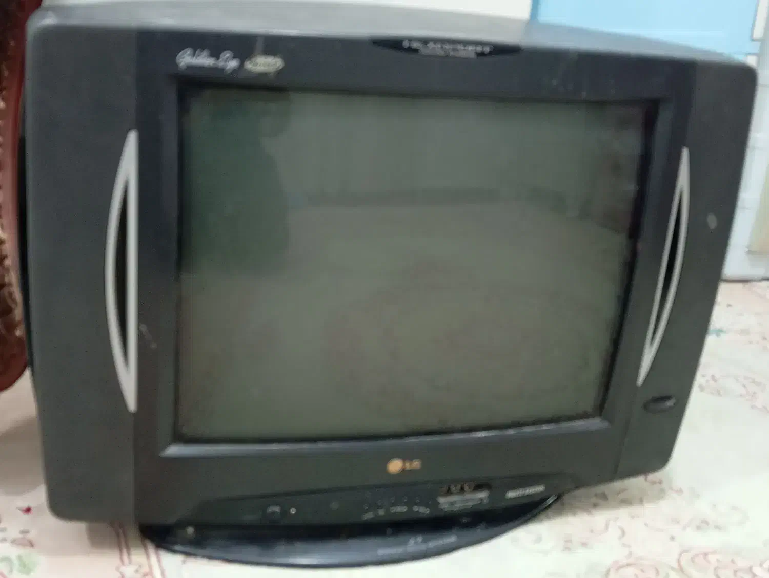 تلوزیون|تلویزیون و پروژکتور|نقده, |دیوار