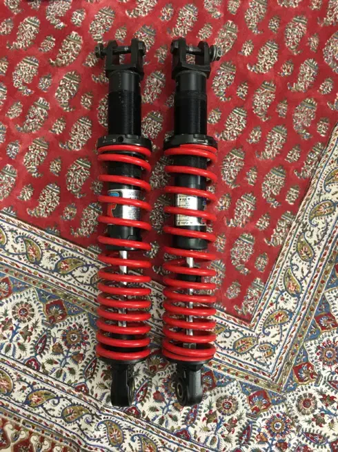 کمک موتور YSS|قطعات یدکی و لوازم جانبی|ری, جوانمرد قصاب|دیوار