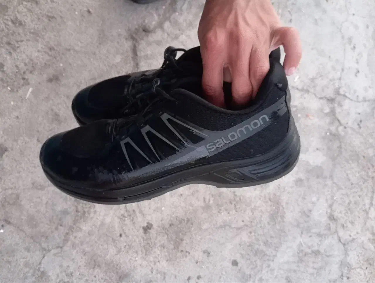 کفش سالامون|کیف، کفش، کمربند|بابل, |دیوار