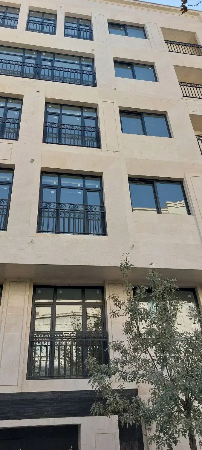 ۱۲۵ مترسه خ تکواحدی/۴ باغ شرقی/ ۱۸ماه