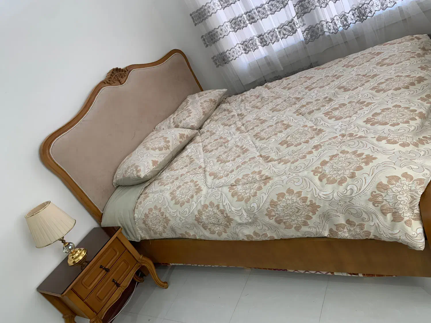 سرویس خواب|تخت و سرویس خواب|پرند, فاز ۳|دیوار