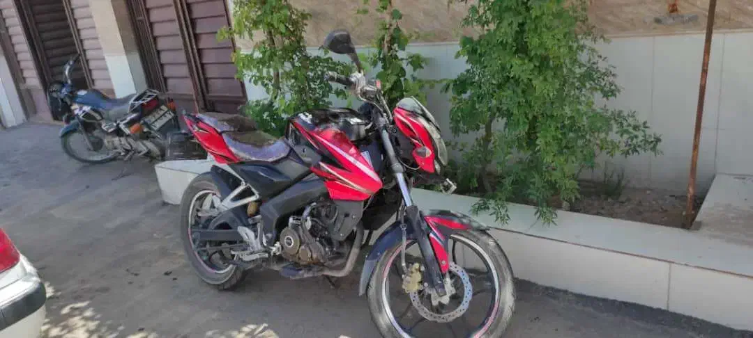 موتور ns150|موتورسیکلت|میبد, |دیوار