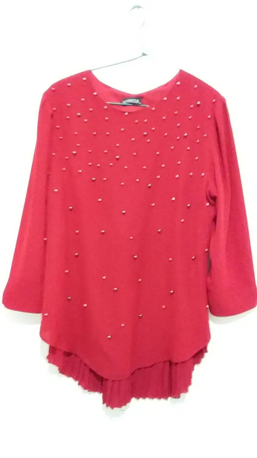 تعدادی لباس زنانه در حد نو به فروش می‌رسد|لباس|بیجار, |دیوار