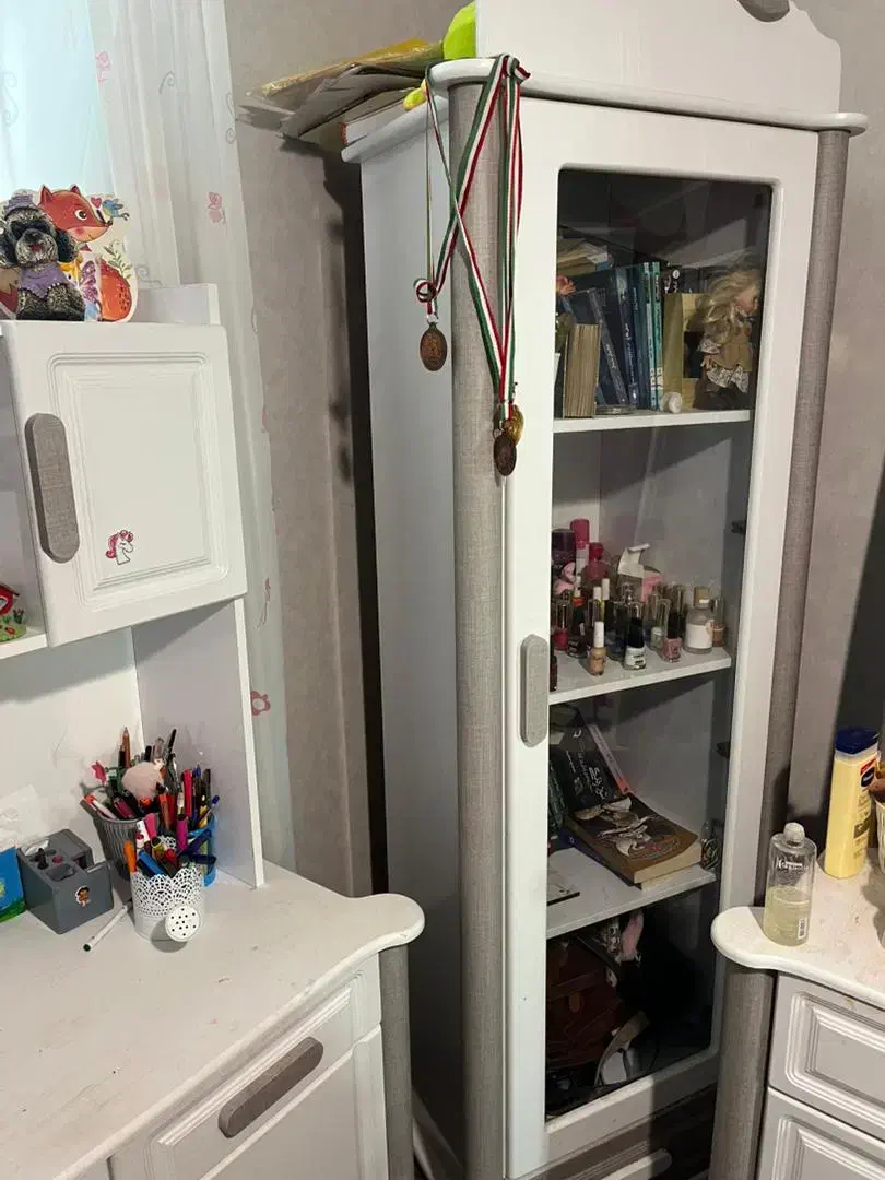 میز تحریر،میز آرایش،کمد،بوفه،تخت یک نفره|تخت و سرویس خواب|شیراز, شهرک ایثار|دیوار