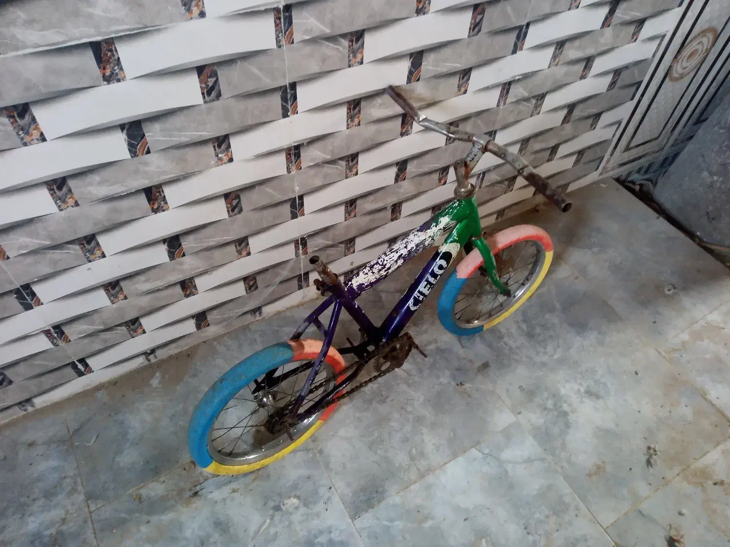 دوچرخه،|دوچرخه، اسکیت، اسکوتر|کرباسک, |دیوار