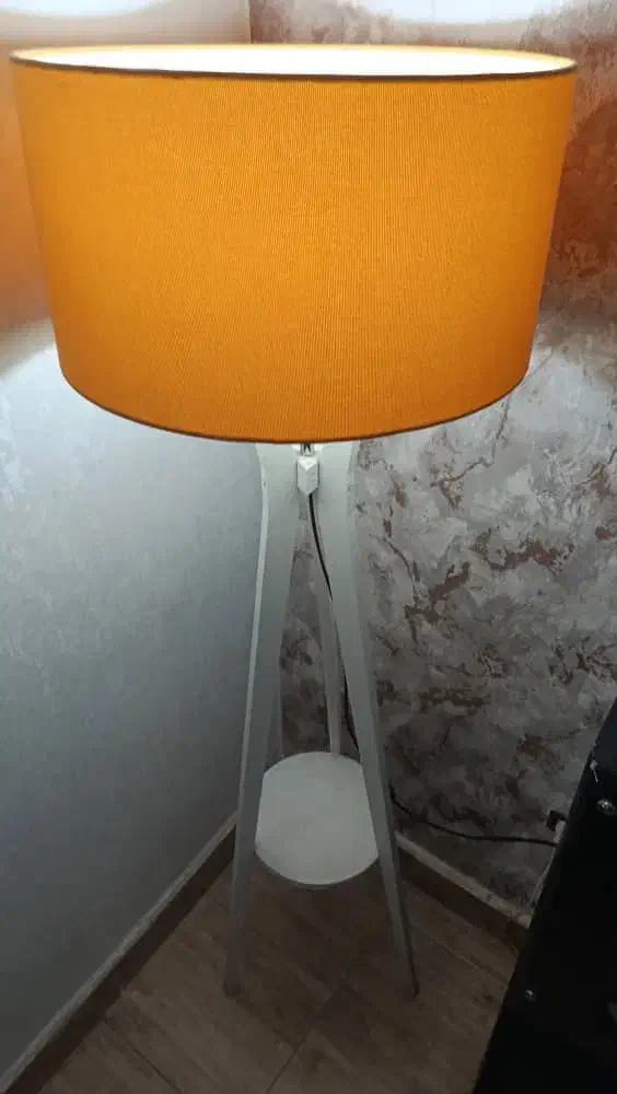 دکوری|چراغ خواب و آباژور|ری, شهادت|دیوار