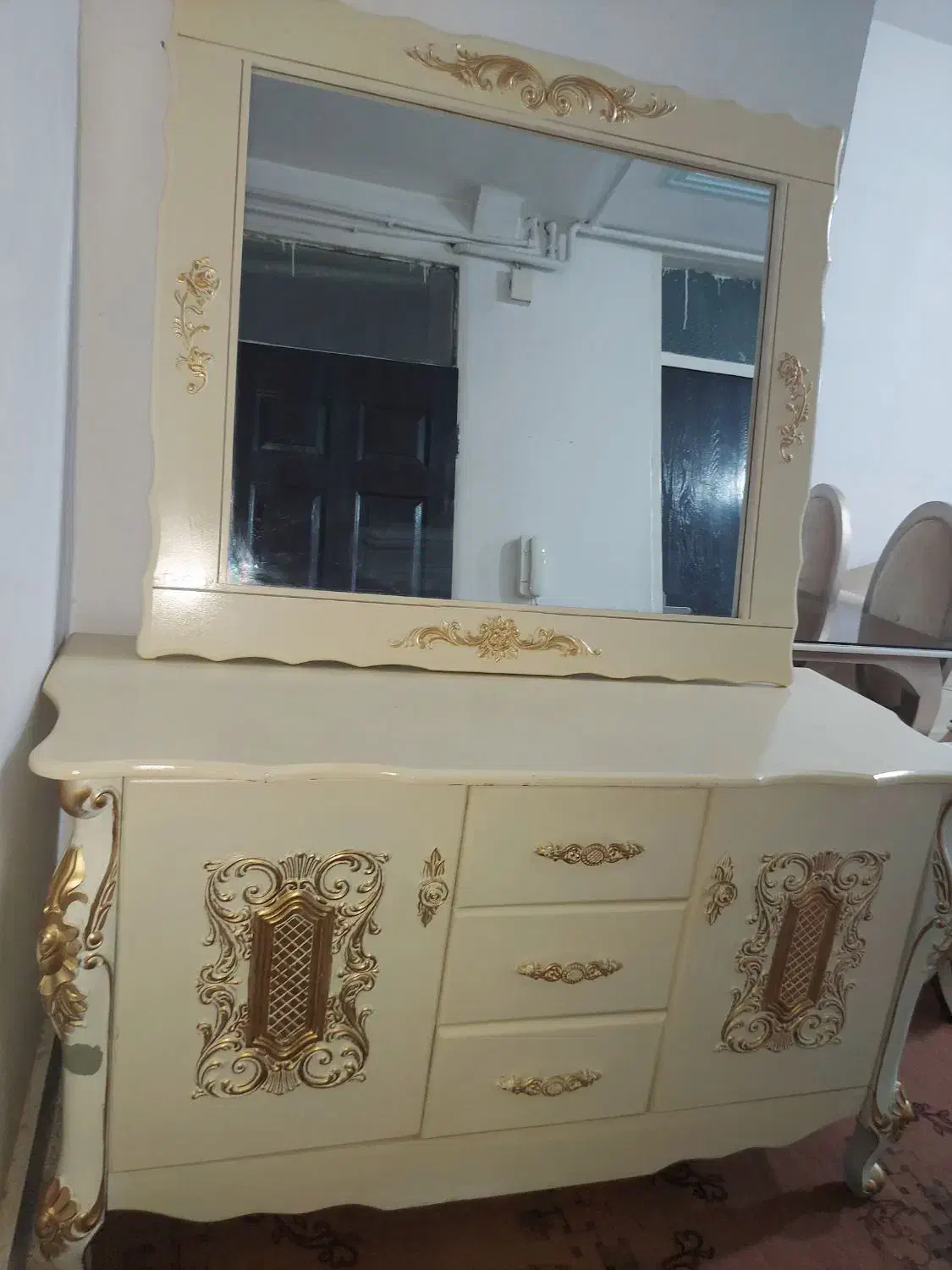 میز کنسول شیک و جادار|بوفه، ویترین، کنسول|بهارستان, |دیوار