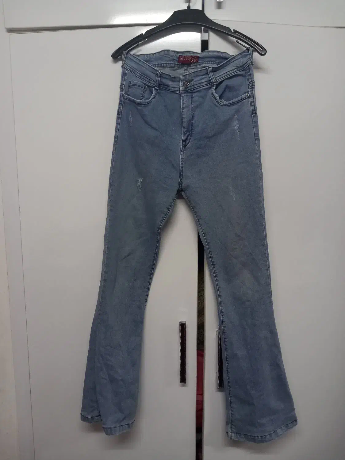 شلوار لی|لباس|بندر انزلی, معلم|دیوار