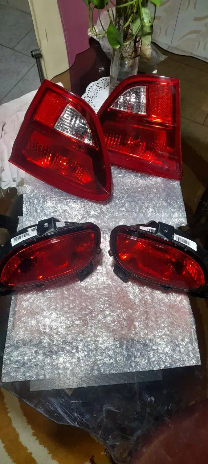 یک جفت چراغ خطرعقب ومه شکن عقب روی سپر|قطعات یدکی و لوازم جانبی|قرچک, میرزائی شمالی|دیوار