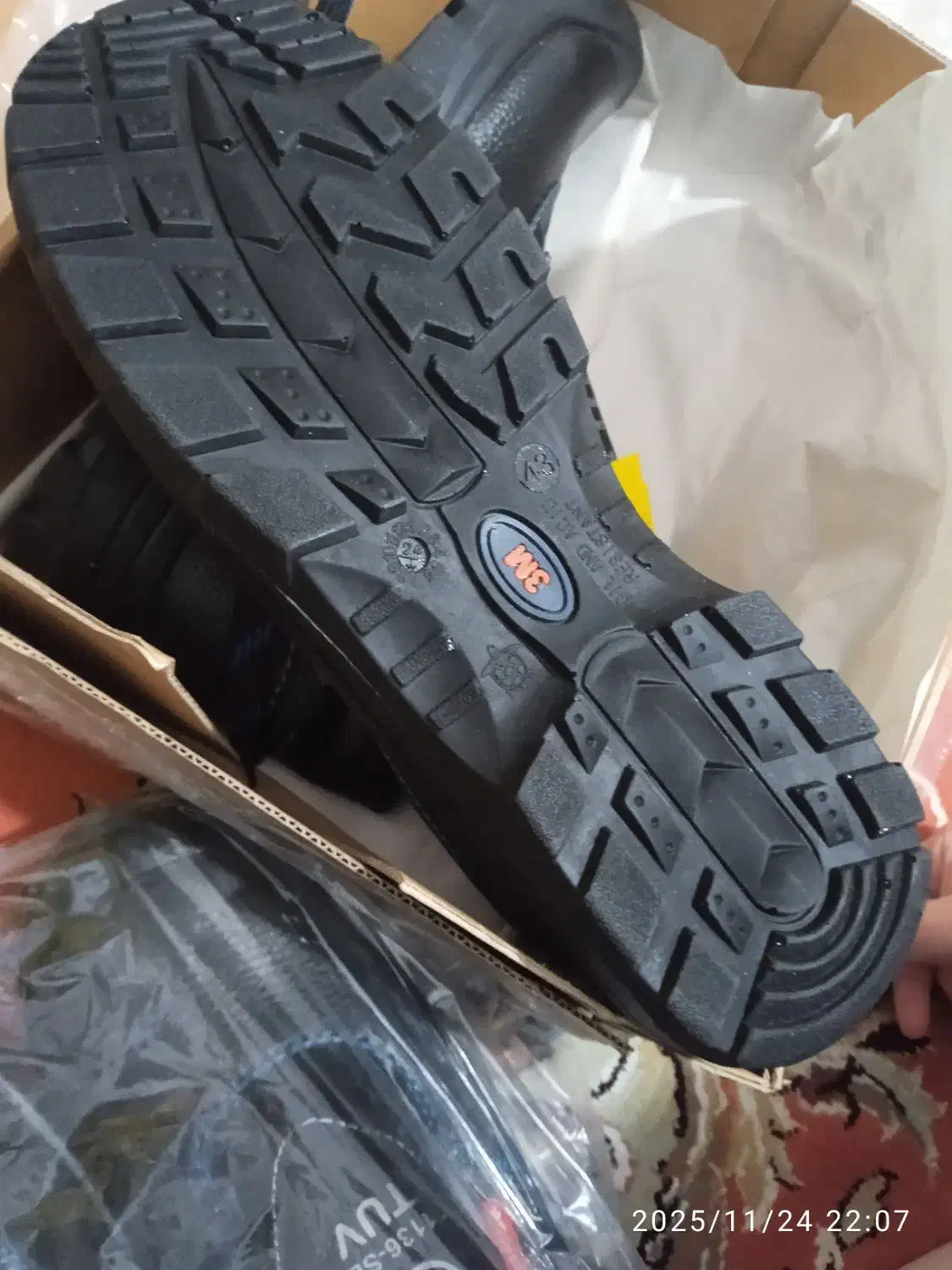 کفش کار|کیف، کفش، کمربند|خرم‌آباد, |دیوار