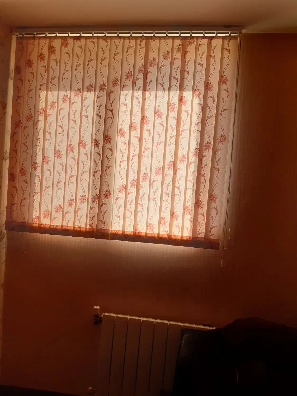 پرده عمودی نونوبعلت تغییردکوراسیون|پرده، رانر، رومیزی|برخوار, |دیوار