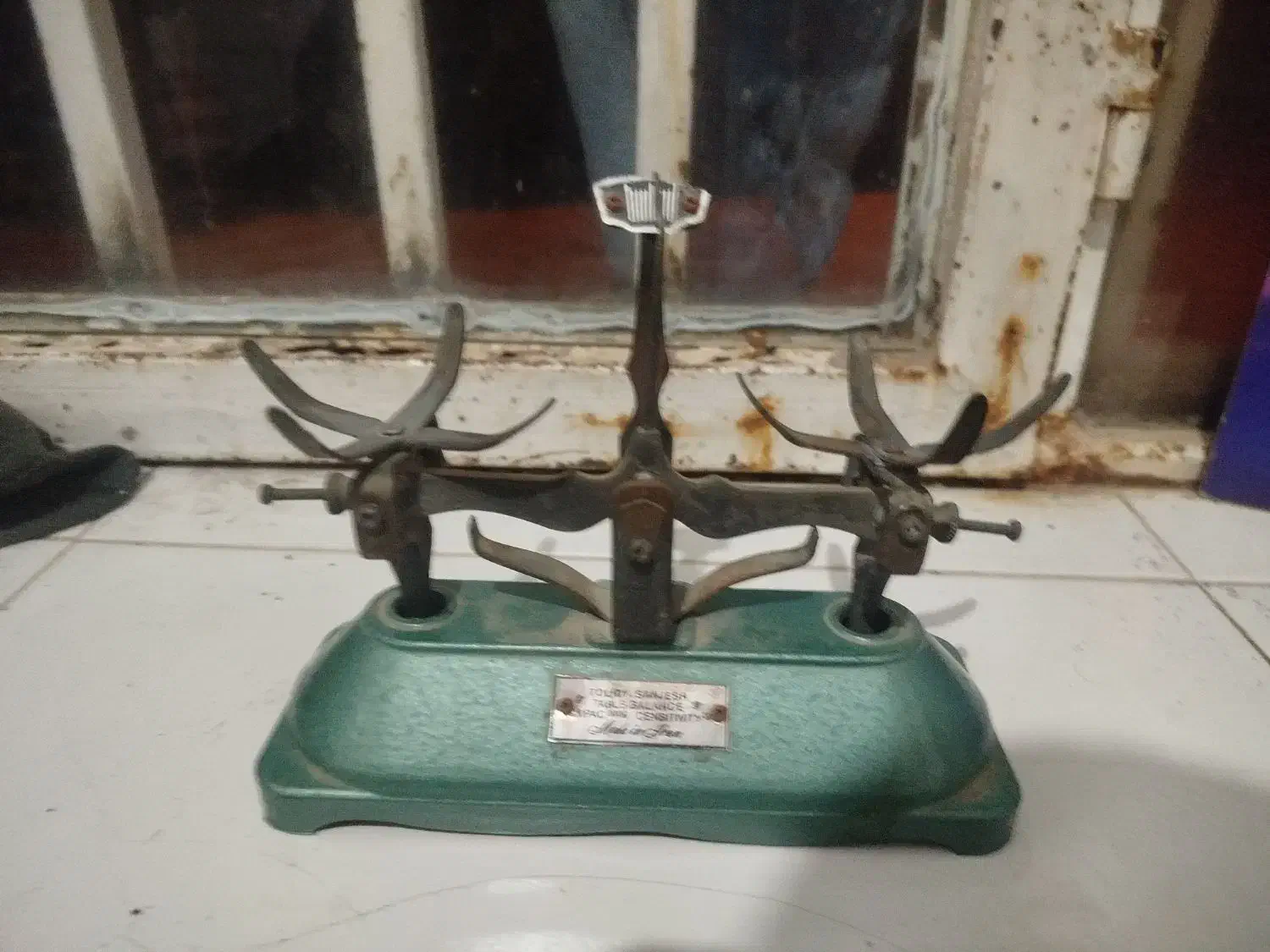 ترازو قدیمی|کلکسیون اشیاء عتیقه|مرودشت, فیروزی|دیوار