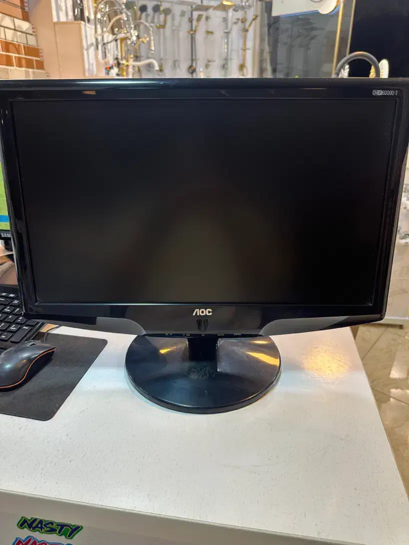مانیتور AOC سایز 18.5 اینچ LCD و کابل تبدیل hdmi|قطعات و لوازم جانبی رایانه|کوچصفهان, |دیوار