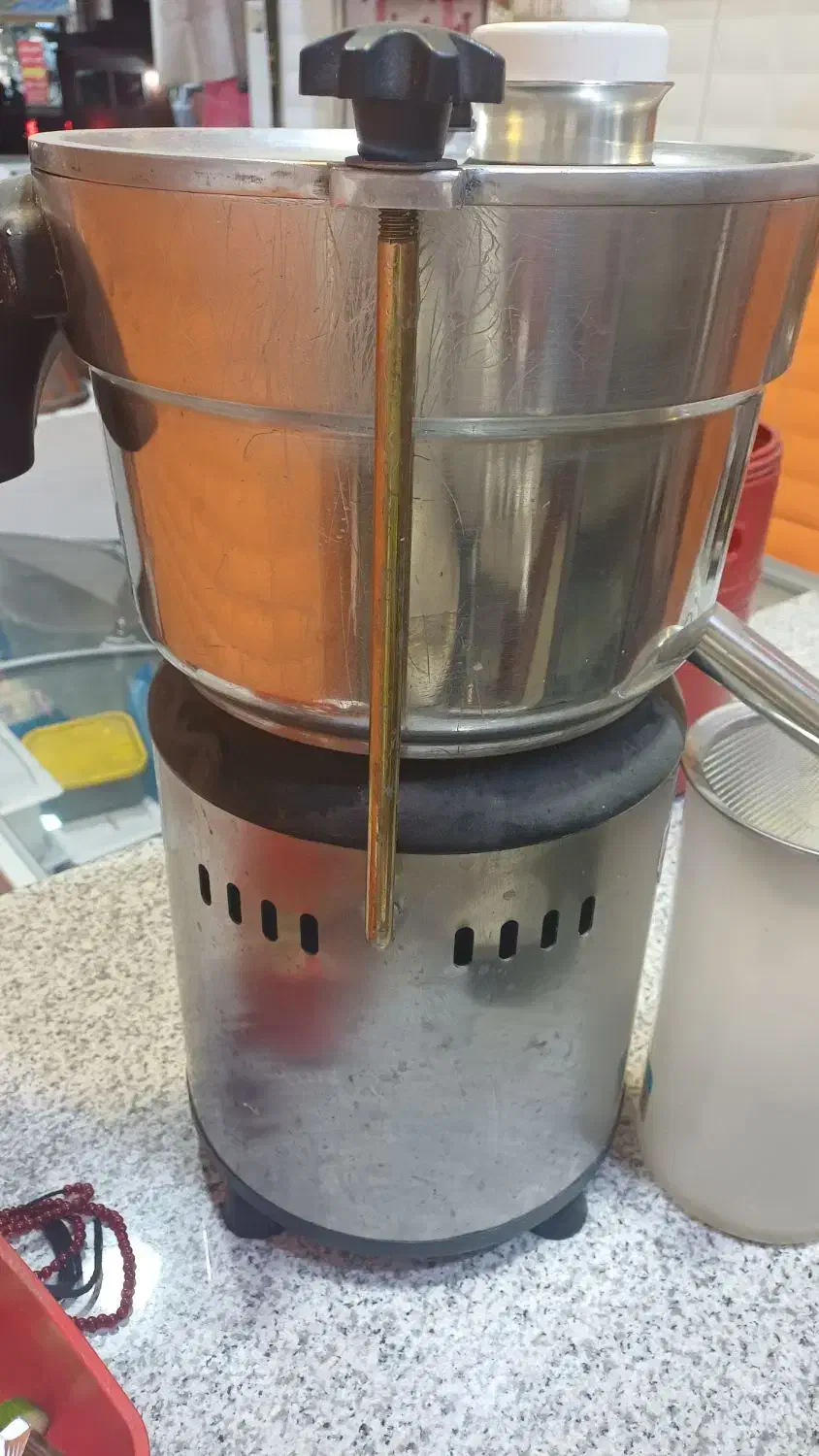 اب هویج گیر اب سیب گیر اب کرفس گیر|آبمیوه‌گیر و آب‌مرکبات‌گیر|اردبیل, |دیوار