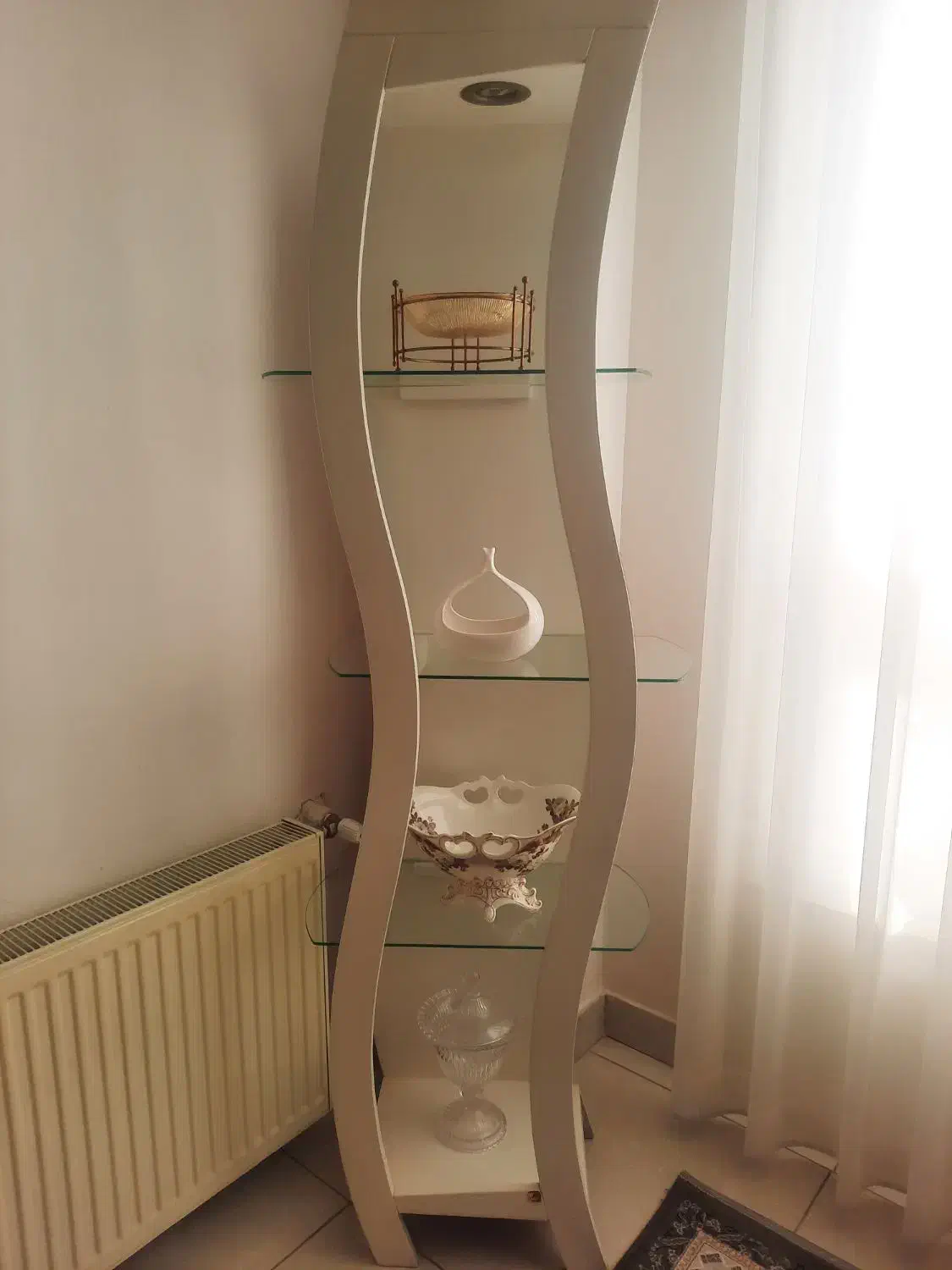 ویترین شیک وسالم|بوفه، ویترین، کنسول|فومن, |دیوار