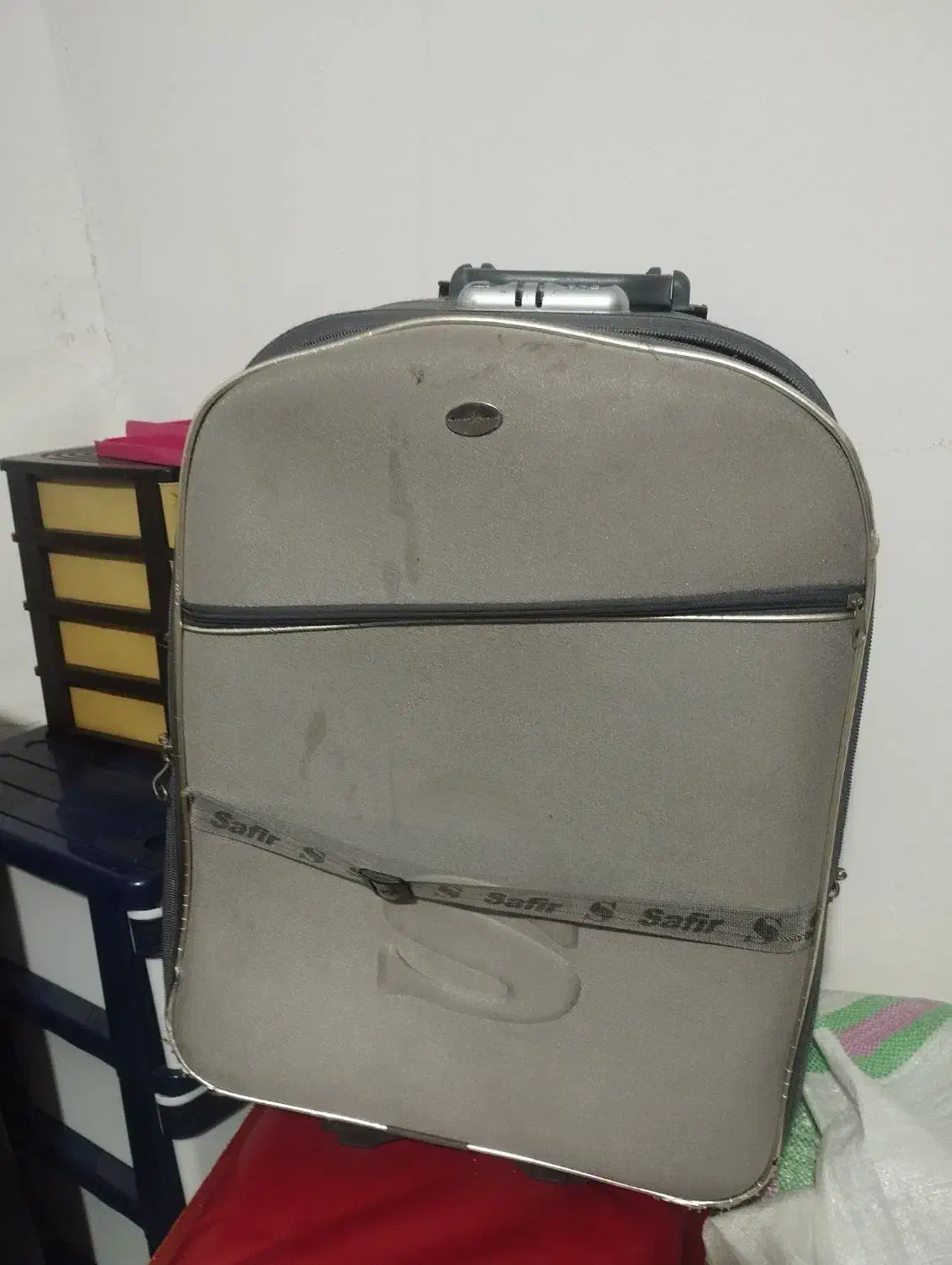 چندان مسافرتی|کیف، کفش، کمربند|مشهد, خواجه ربیع|دیوار