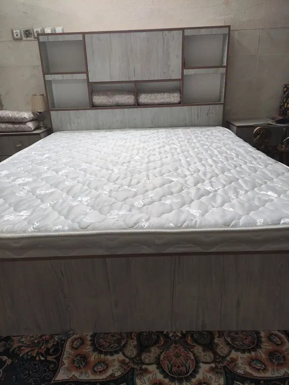 تخت و سرویس خواب|تخت و سرویس خواب|میبد, |دیوار