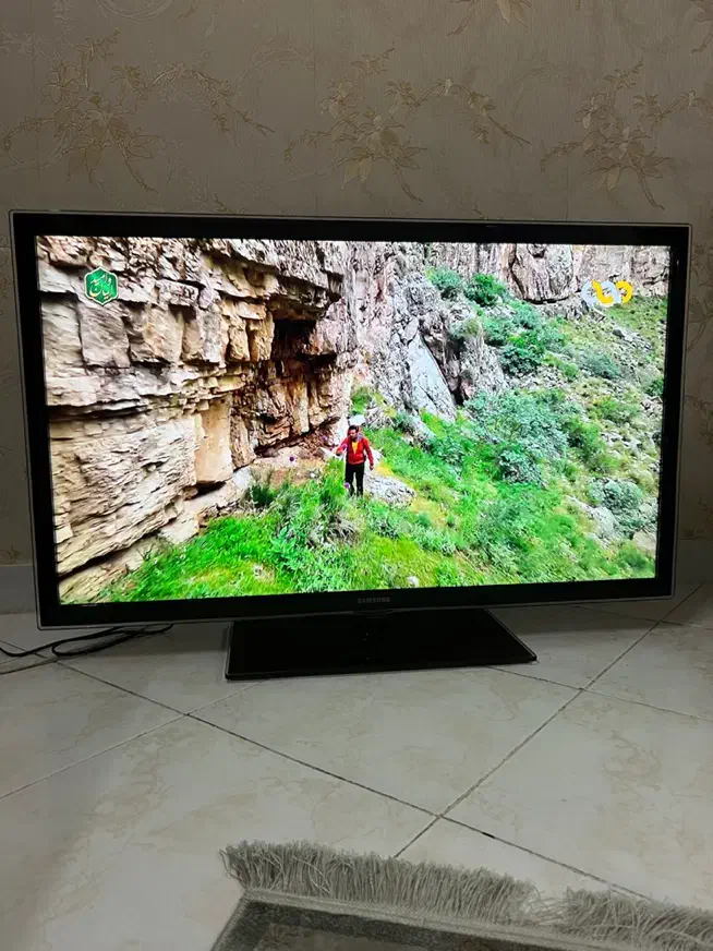 ال ای دی 32 سامسونگ اسمارت بسیار تمیز سالم|تلویزیون و پروژکتور|تهران, افسریه جنوبی|دیوار