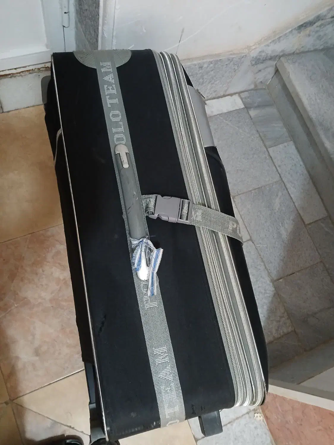 چمدان برزنتی|کیف، کفش، کمربند|همدان, |دیوار