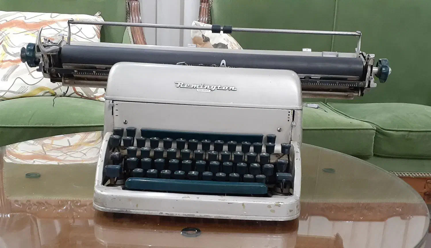 ماشین تایپ امریکایی قدیمی رمینگتون|کلکسیون اشیاء عتیقه|اصفهان, شهرک کاوه|دیوار