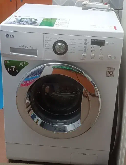 ماشین لباسشویی ال جی مدل WM-K702NW|ماشین لباسشویی و خشک‌کن لباس|شهرکرد, |دیوار