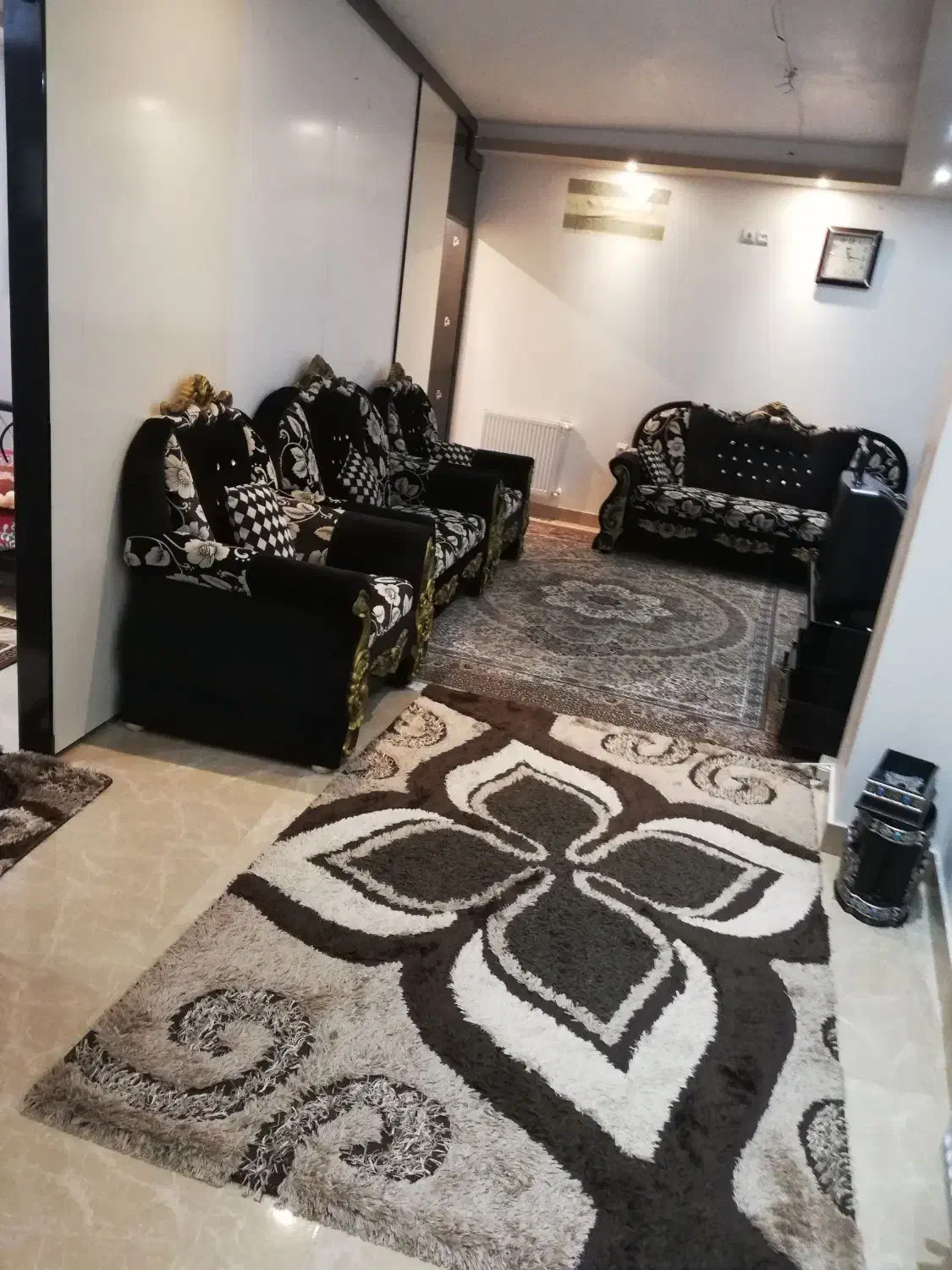 اجاره واحد روزانه هفتگی ماهانه مرکز شهر لاهیجان|اجارهٔ کوتاه‌مدت آپارتمان و سوئیت|لاهیجان, طالقانی|دیوار