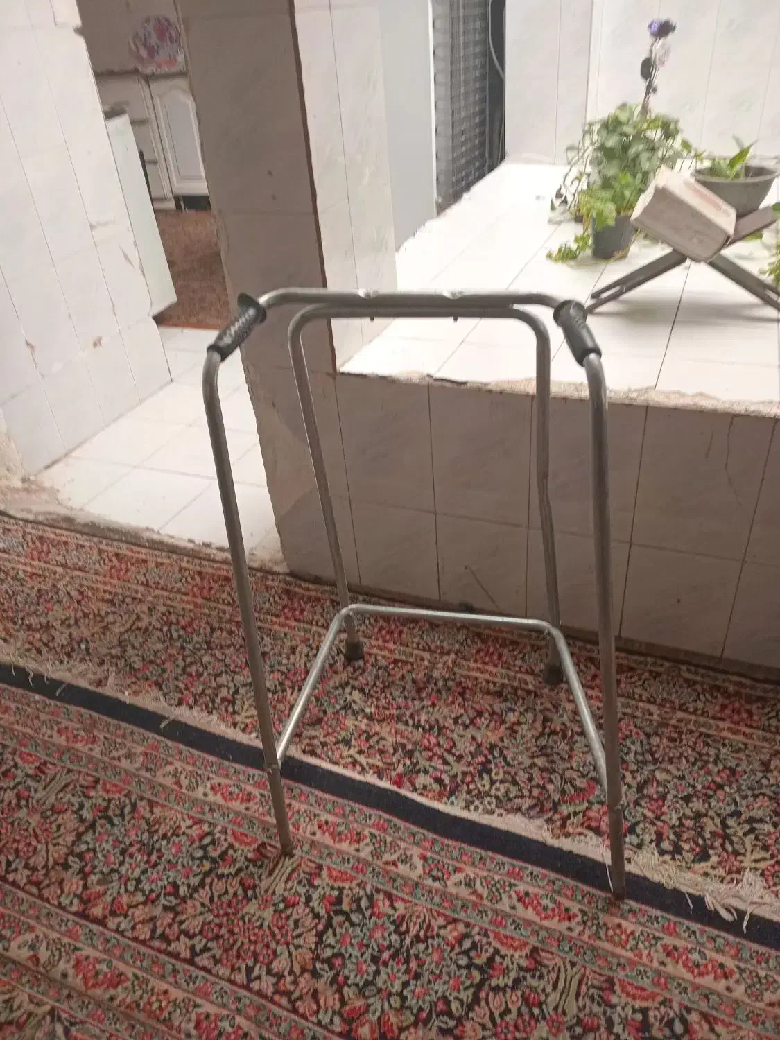 واکر در حد نو ۴۰۰ تومان|آرایشی، بهداشتی، درمانی|رفسنجان, |دیوار