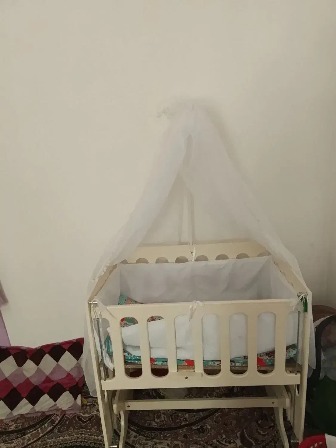 گهواره بجه|تخت و صندلی بچه|بروجن, |دیوار