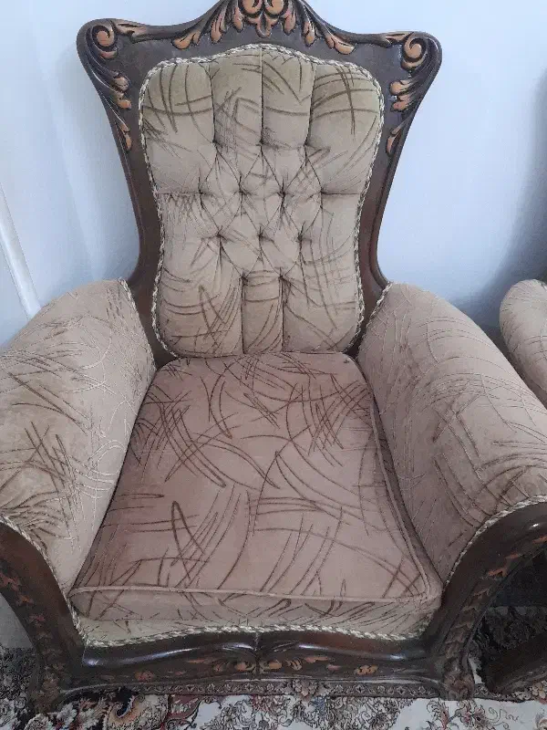 مبل ۷نفره سلطنتی|مبلمان خانگی و میز عسلی|رشت, صفاری|دیوار