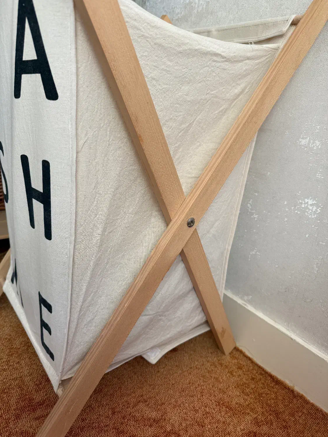 لاندری باکس|بندرخت و رختآویز|اهواز, کوروش|دیوار