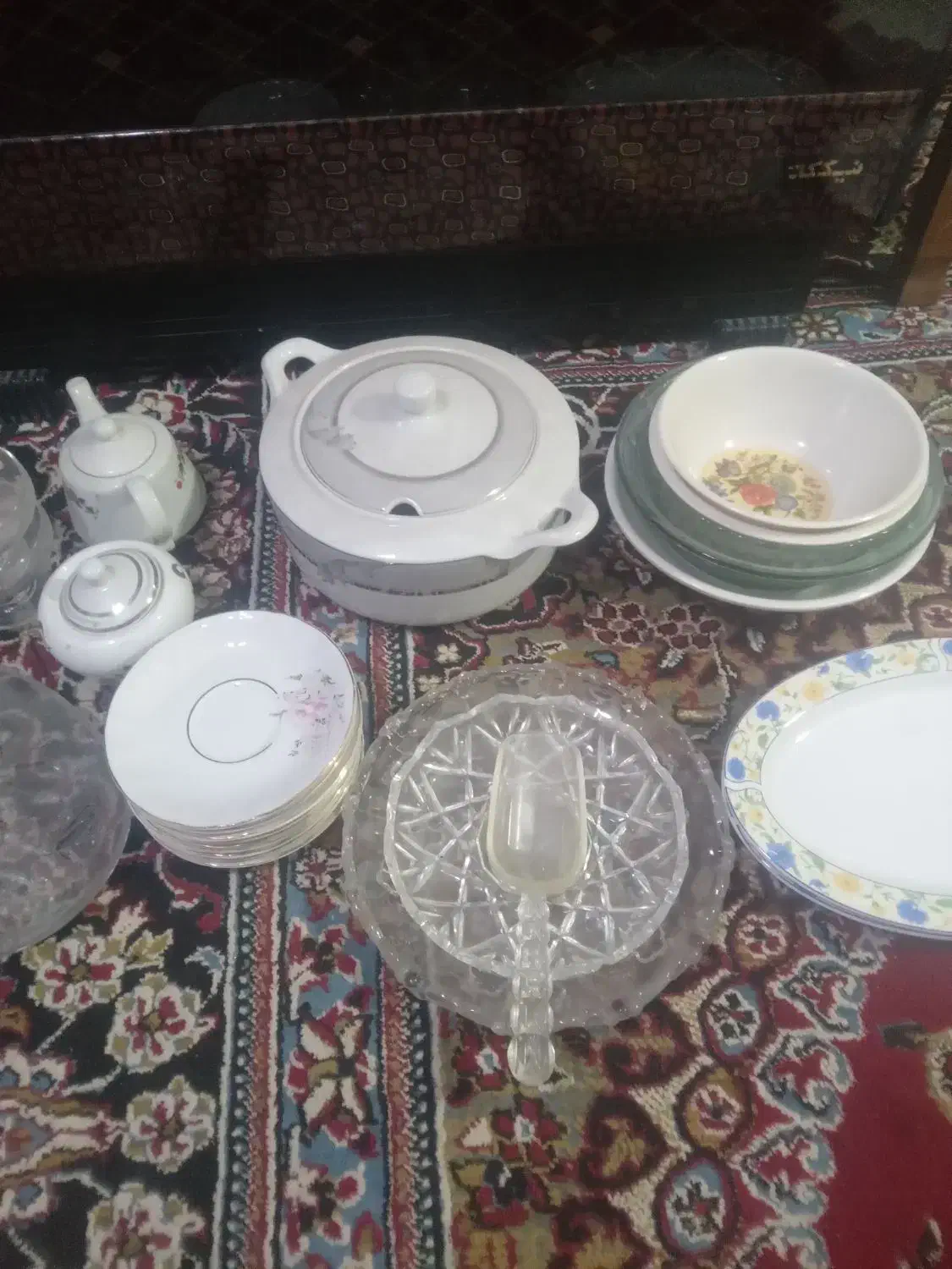 مقداری ظروف ولوازم برقی به فروش میرسدبومهن|ظروف سرو و پذیرایی|بومهن, |دیوار