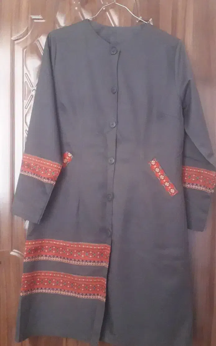 لباس فرم  مدرسه|لباس|پیشوا, |دیوار