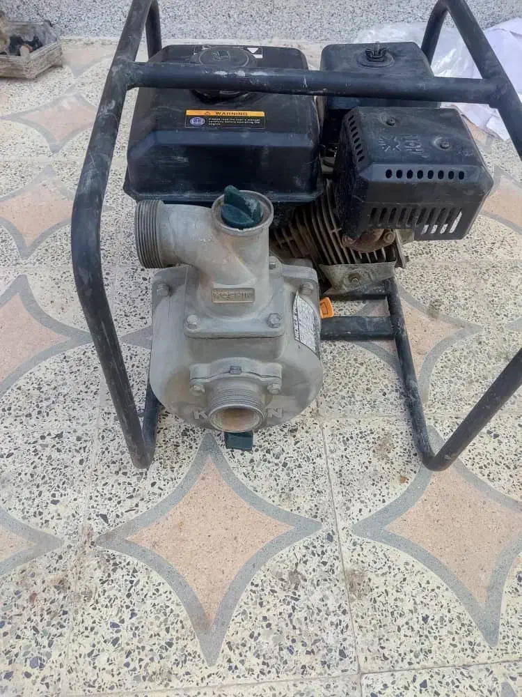 پمپ اب بنزینی. کوشین|ماشینآلات صنعتی|بافت, |دیوار