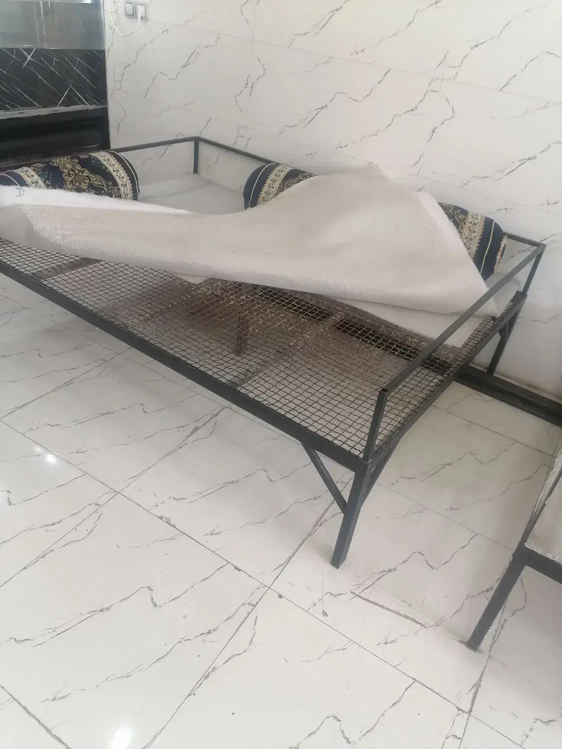 تخت فلزی 5 نفره 2 عدد|تخت و سرویس خواب|یاسوج, |دیوار