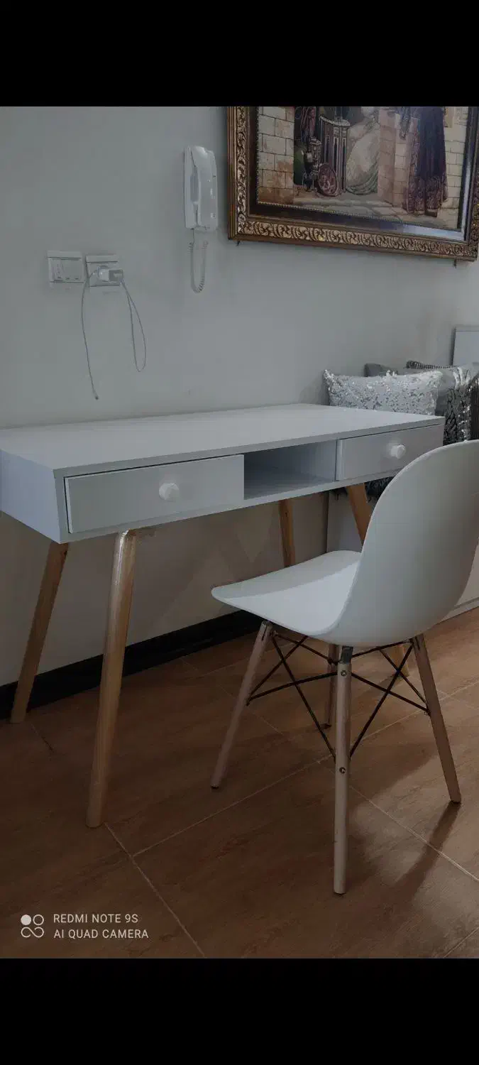 میز تحریر|میز تحریر و کامپیوتر|برخوار, |دیوار