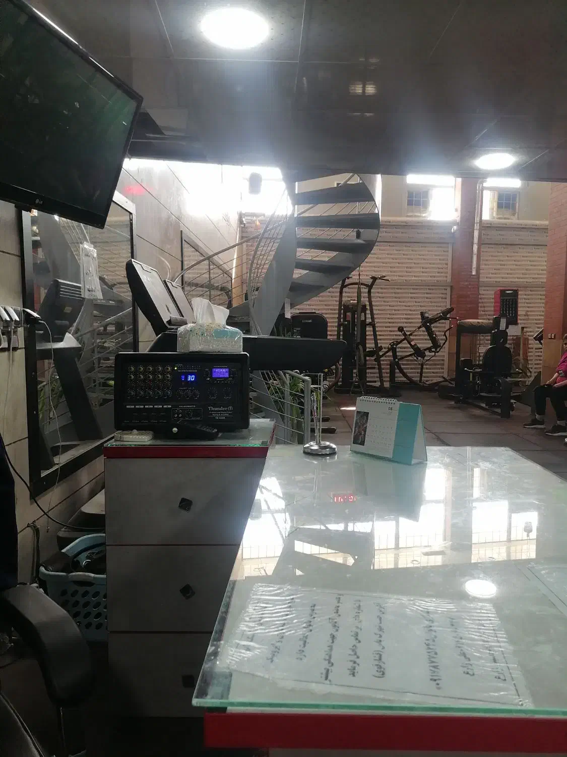 منشی باشگاه بدنسازی|استخدام اداری و مدیریت|شیراز, کرونی(خاتونک)|دیوار