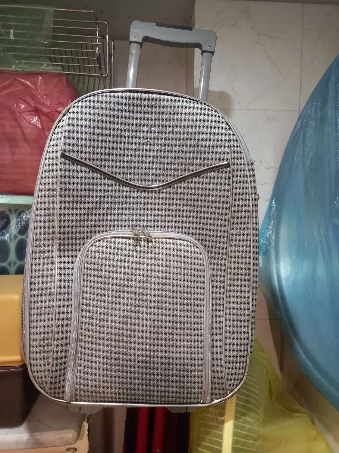 چمدان|کیف، کفش، کمربند|سمنان, |دیوار