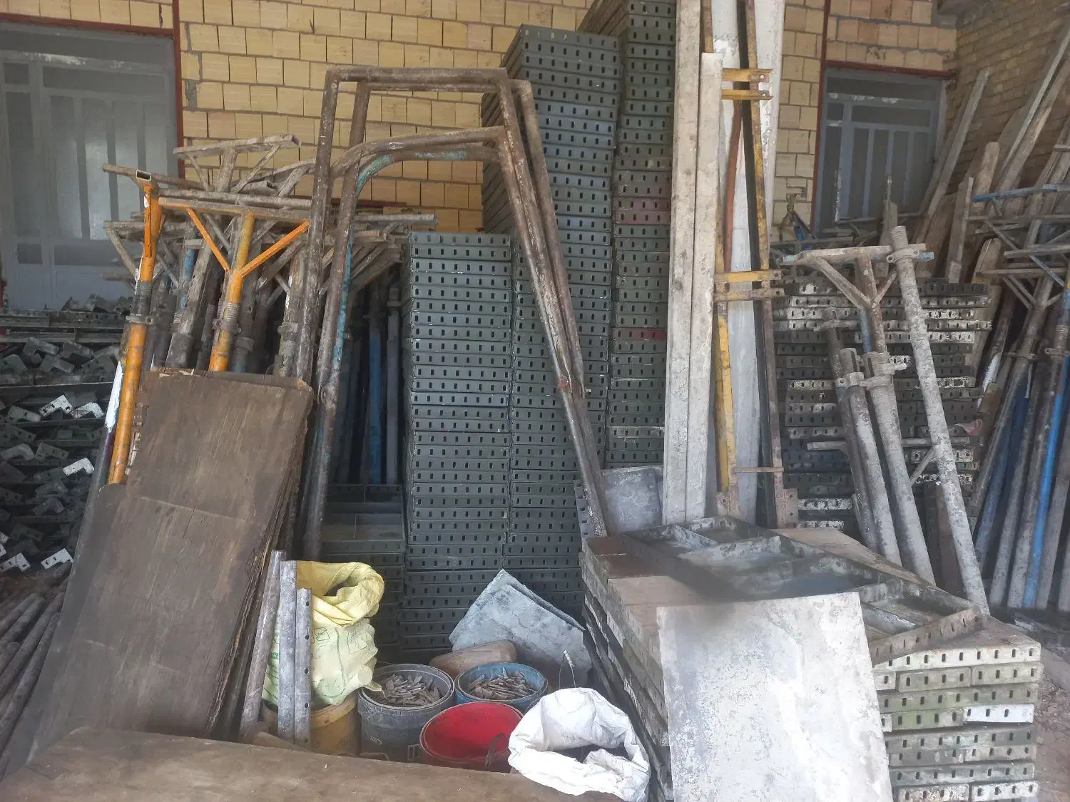 جک قالب بتونیر|ابزارآلات|زرین دشت (همدان), |دیوار